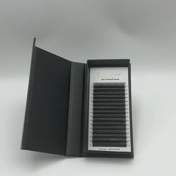 Narrow Lashes Small Four Clover