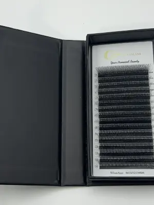 Narrow Lashes Small Three Clover